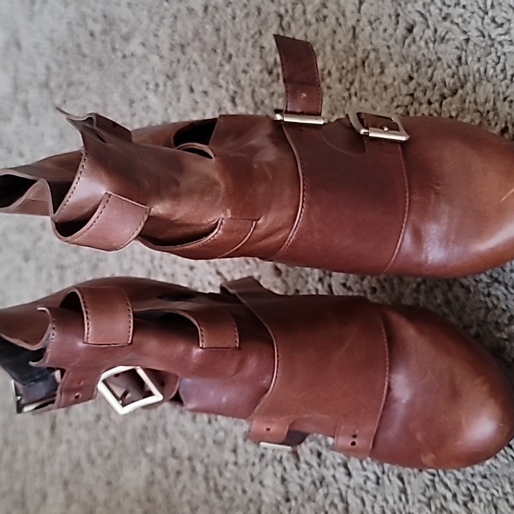 Heels - Picture 2 of 2